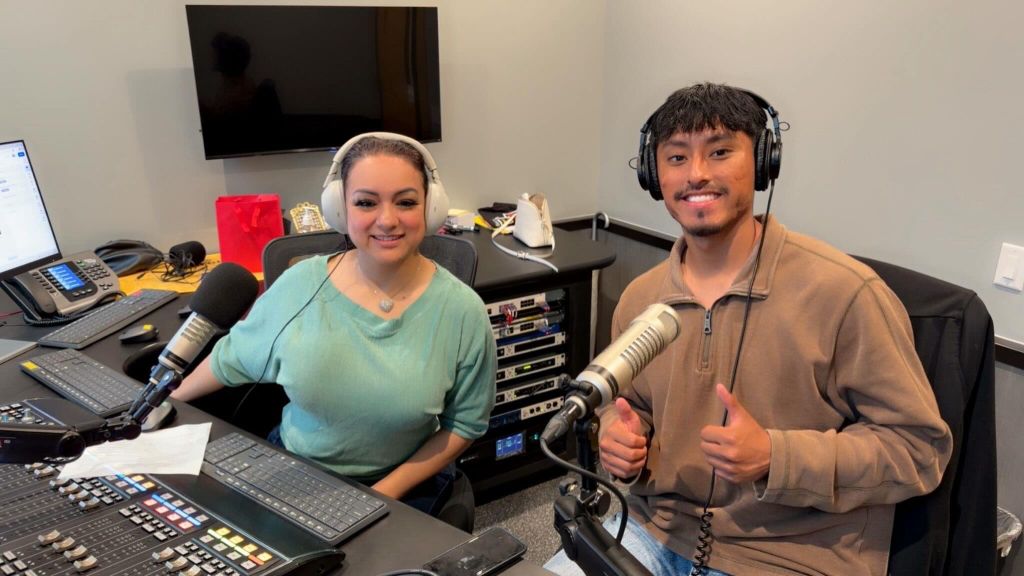 “Orgullo Indy”: Christian Yataco visita Fuego 92.7 FM